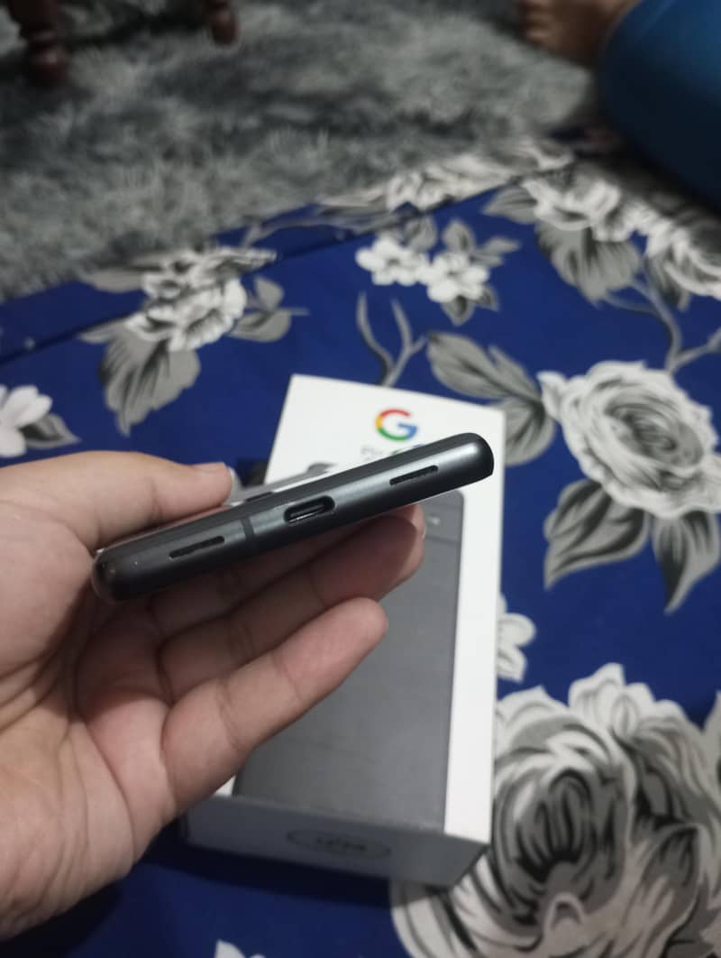 Google Pixel 7a 5
