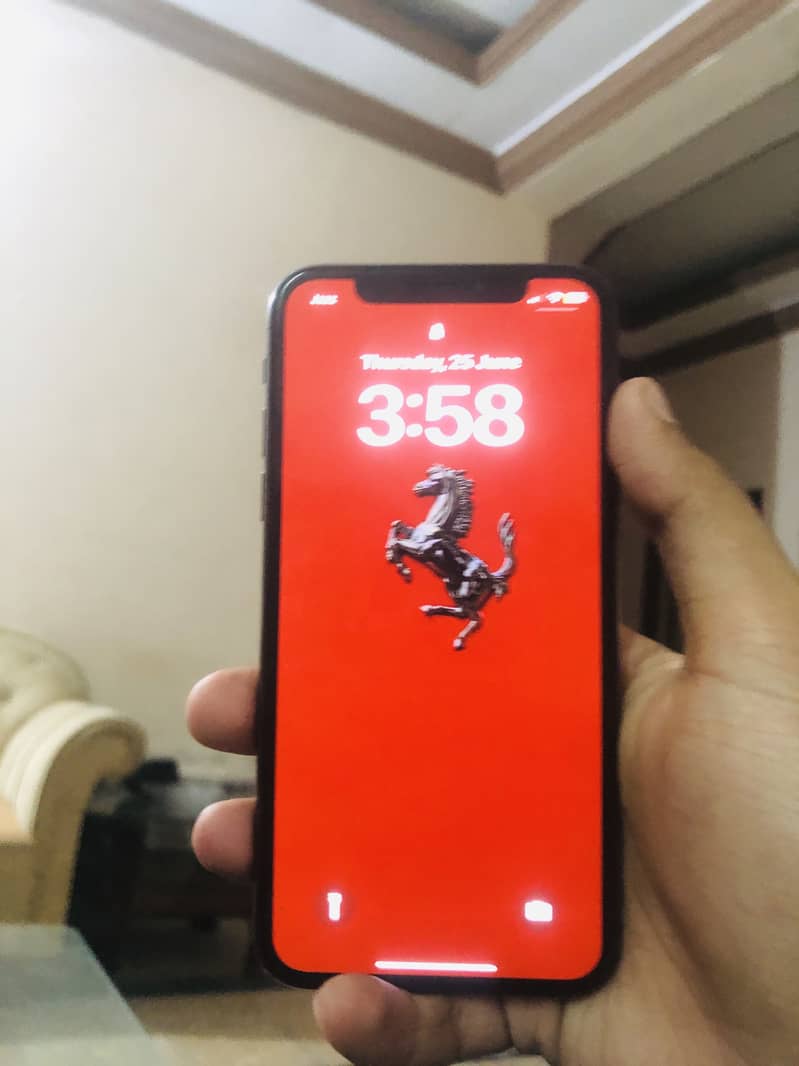 Apple iPhone X 4