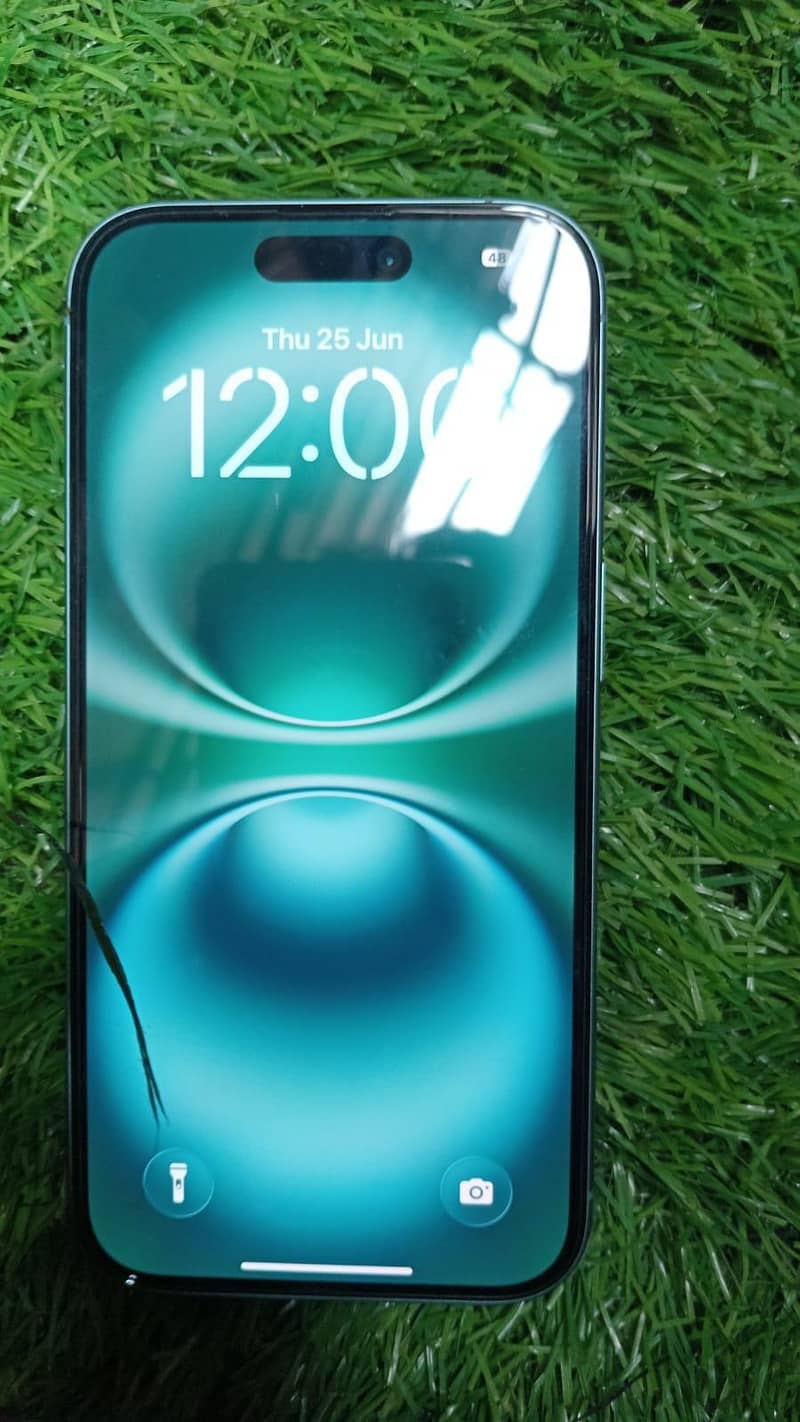 Apple iPhone 16 0