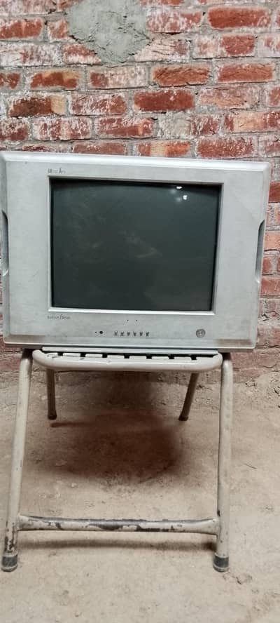 17 inch tv