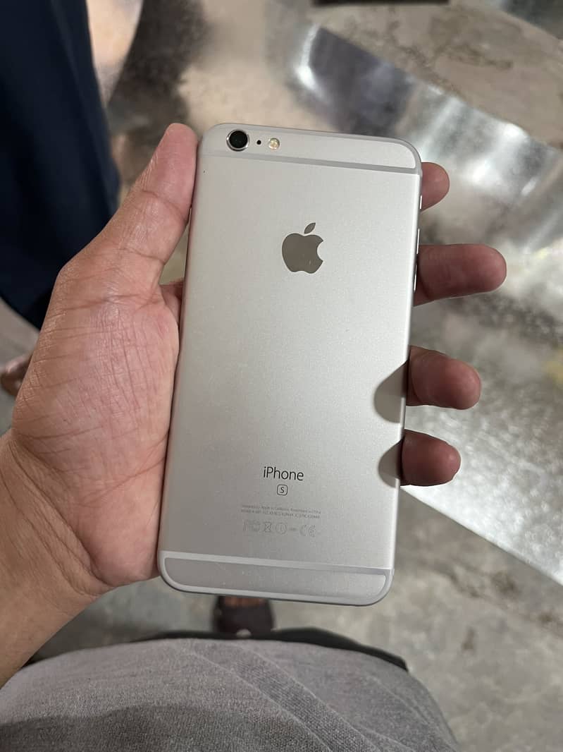 Apple iPhone 6S Plus 1