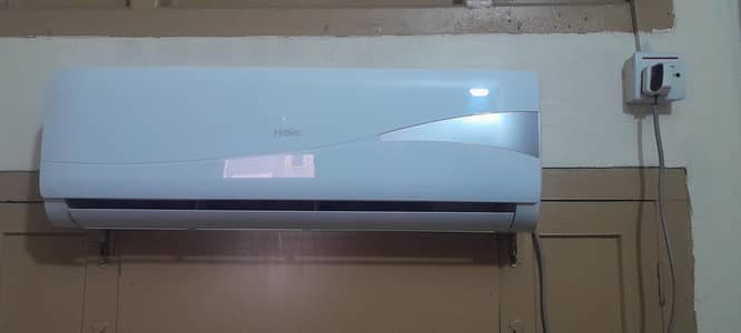 simple non inverter haier 1 ton split ac brand new condition