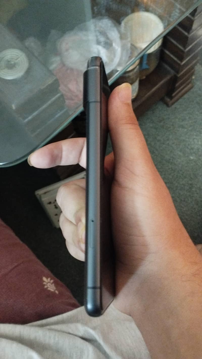 Google Pixel 8 4
