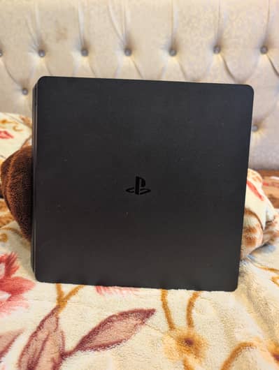 PS4 Slim 500GB + 1 Controllers + WWE 2K24 + Gran Turismo + Tekken 7