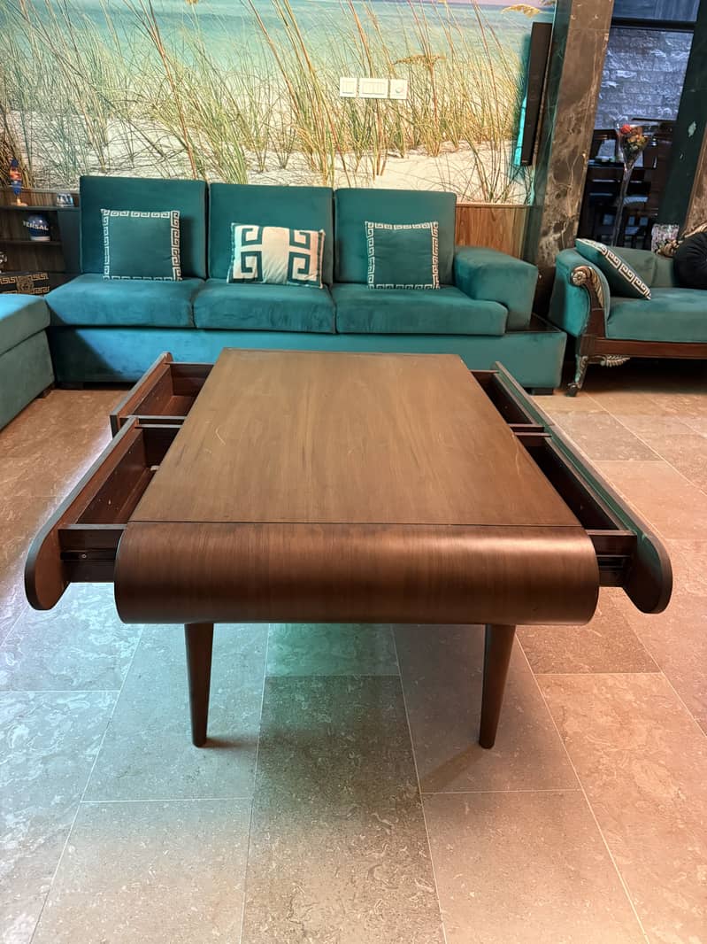 Center table 0