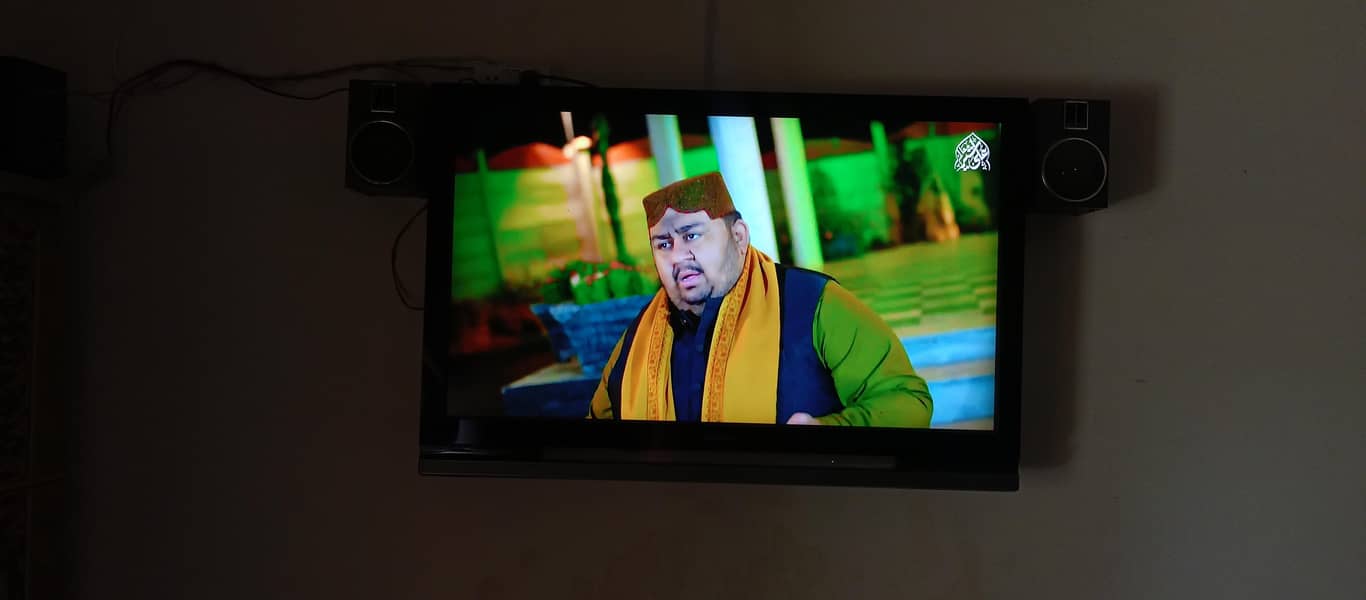 Lcd tv 2