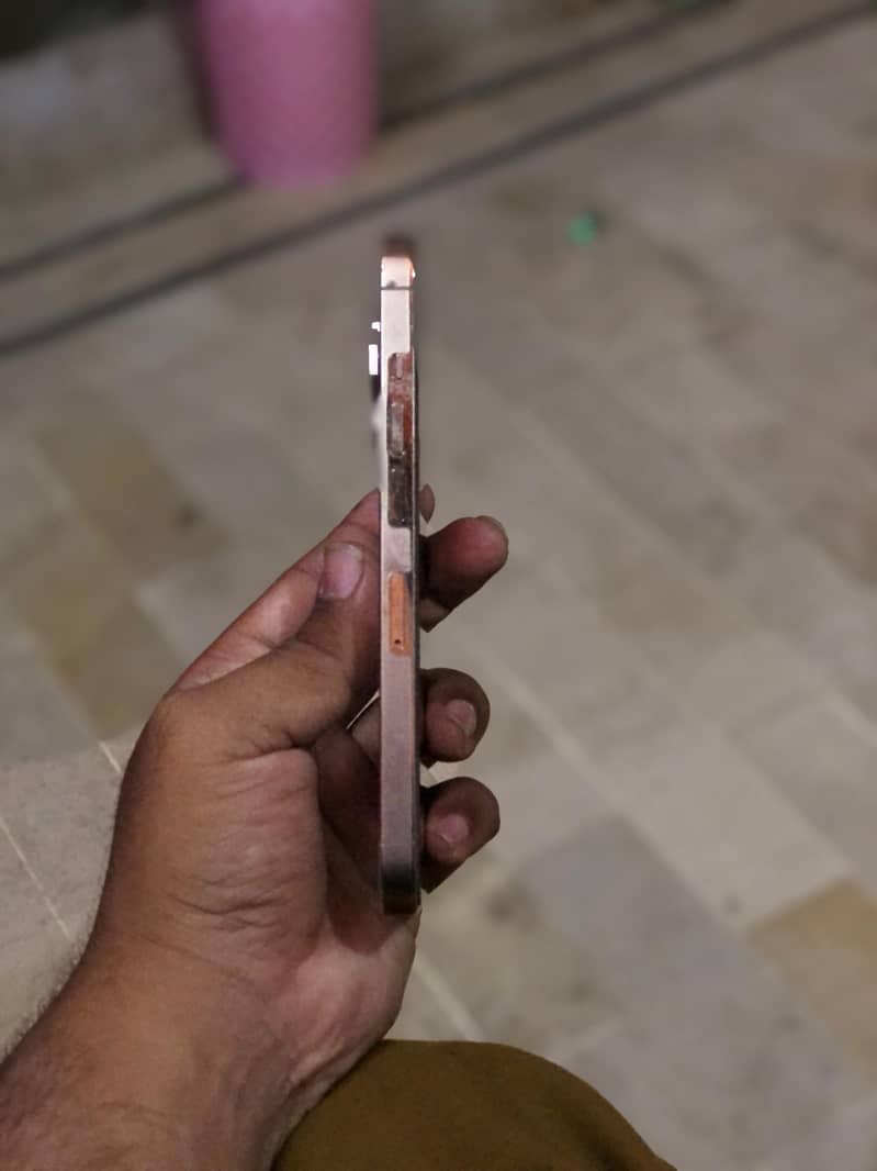 Iphone 13pro 8