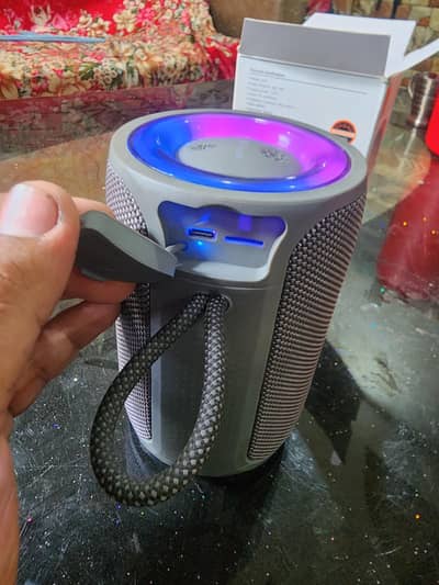 Kisonli speakers