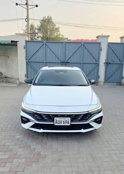Hyundai Elantra Hybrid 2025