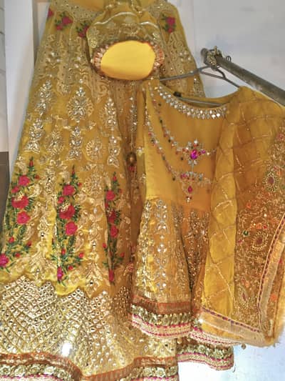 mehendi / mayun bridal dress