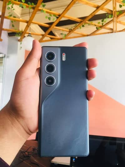 Tecno CAMON 40 Pro