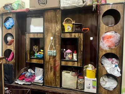 Beautiful Wooden Rack for Sale in good condition