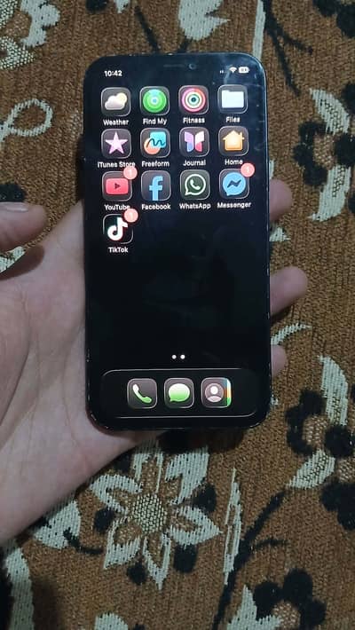 Apple iPhone 12
