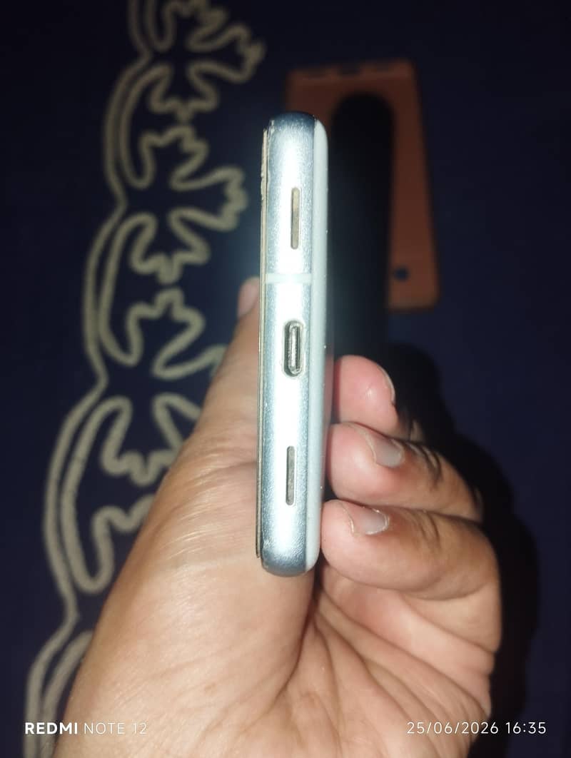 Google Pixel 7a 5