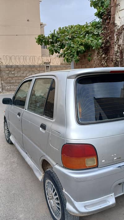Daihatsu Cuore 2003
