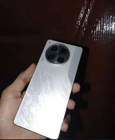 Tecno CAMON 30