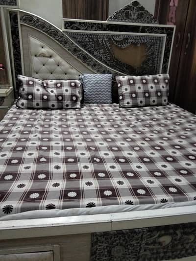Bedroom set furniture