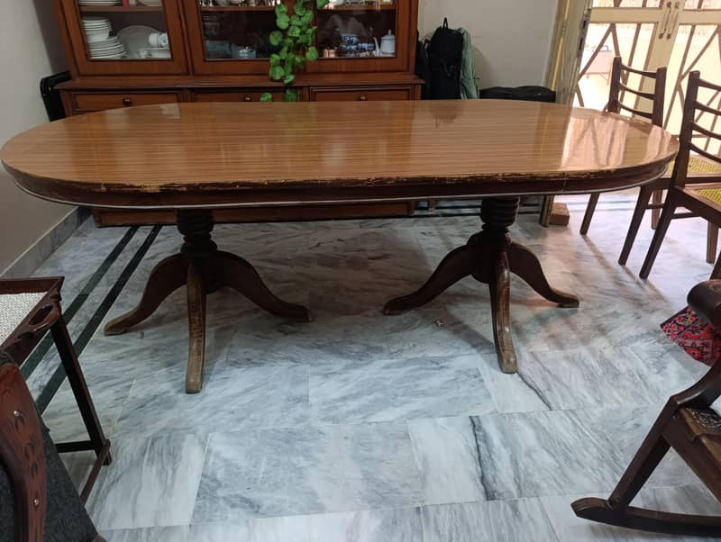 Dining table 0