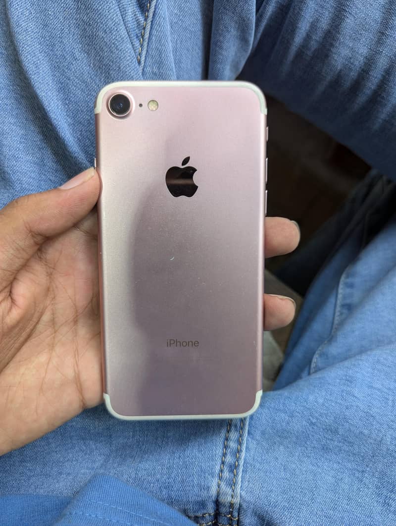 Apple iPhone 7 0