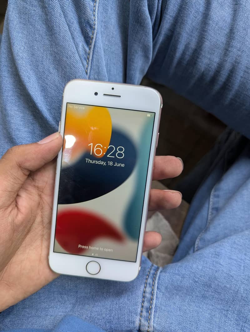 Apple iPhone 7 1