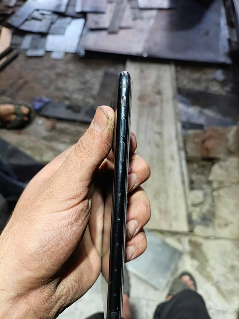 Apple iPhone 7 4