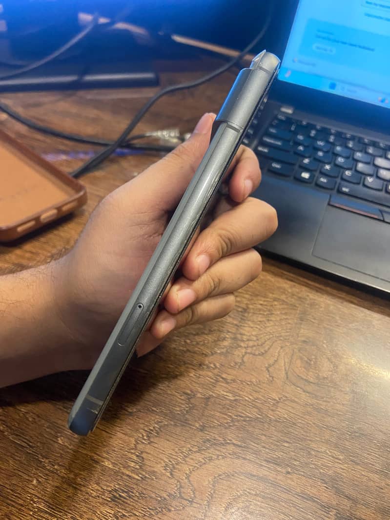 Google Pixel 8 4