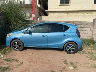 Toyota Aqua 2012