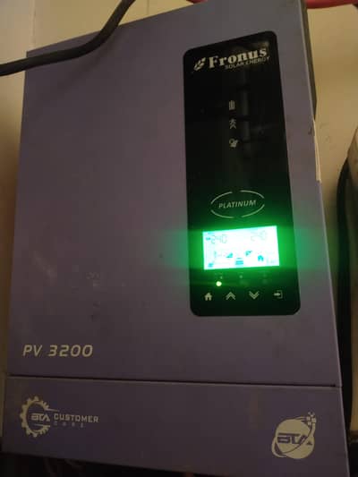 Fronus invertor PV3200 with 8 solar plates, 2 batteries osaka
