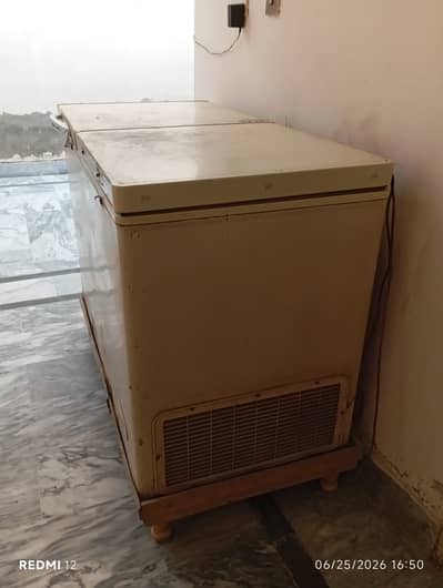 Dawlence Double Door Refrigerator & Freezer