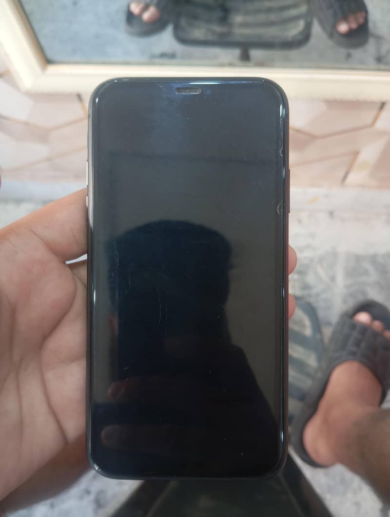 Apple iPhone 11 0