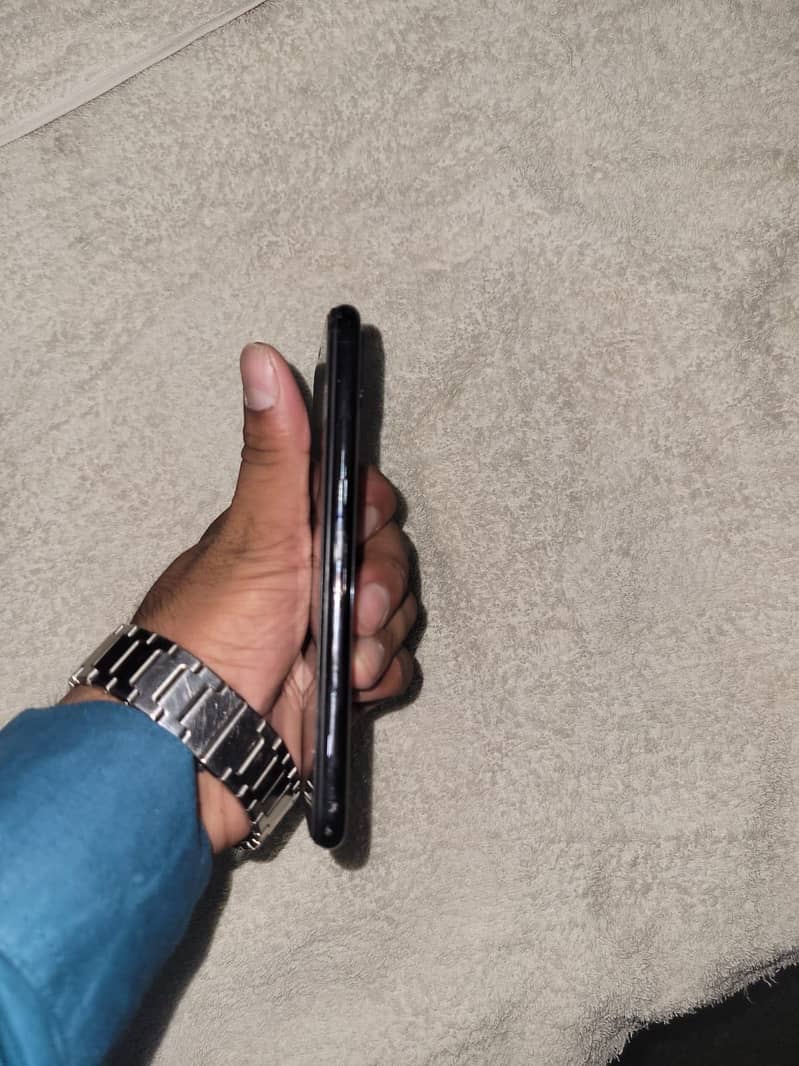 Apple iPhone X 4