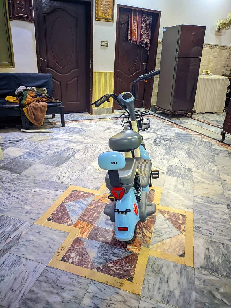 scooty 2