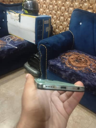 Infinix Hot 40i 8+8 128 03488725276 box charger Sath hai