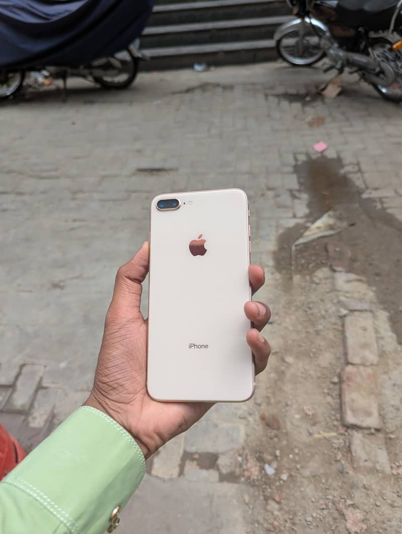 Apple iPhone 8plus 5