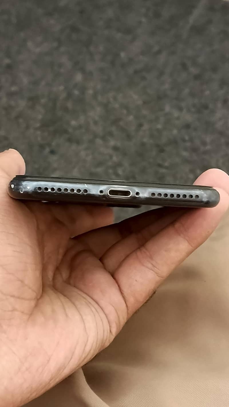 Apple iPhone 7 Plus 2