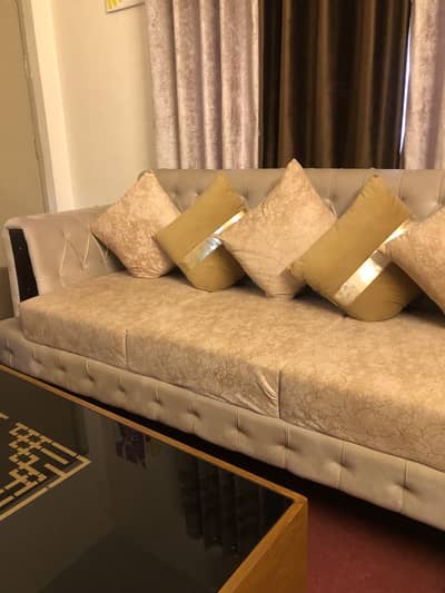 sell this new sofa set