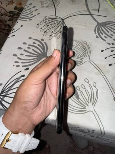 I phone 11pro max 64 gb non pta