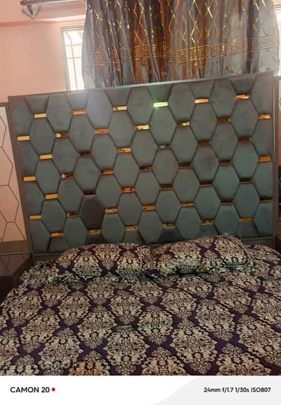 bed room set king sez bed 3 door almari 2 sed tebll deredng