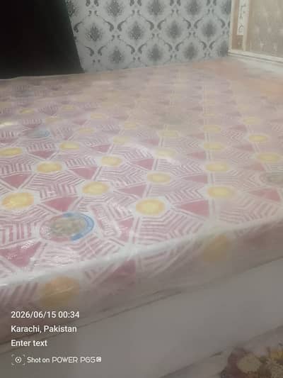 SELLING URGENT BED