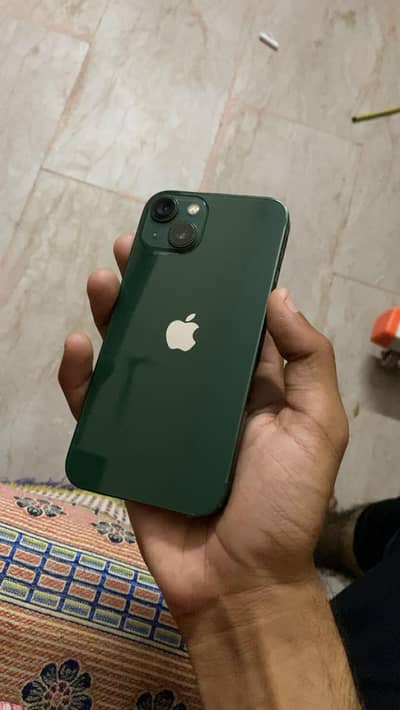 Apple iPhone 13