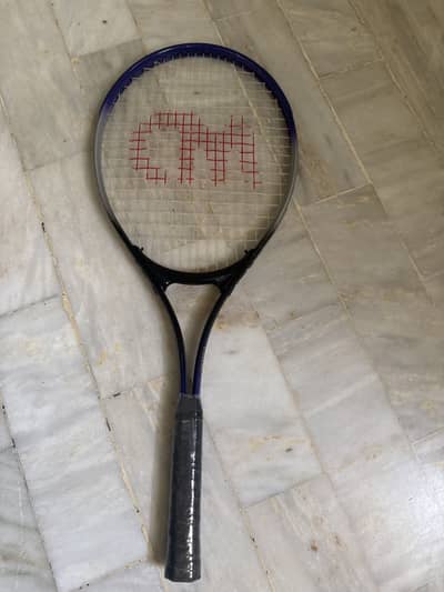 Tennis racket-Excellent Condition-used once