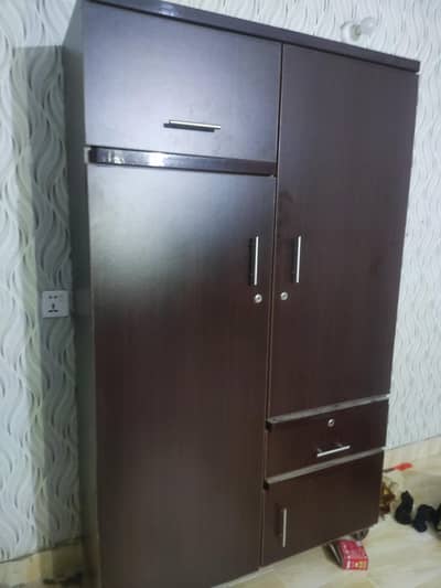 FOR SALE: Spacious Wooden Cupboard / Wardrobe / Almirah