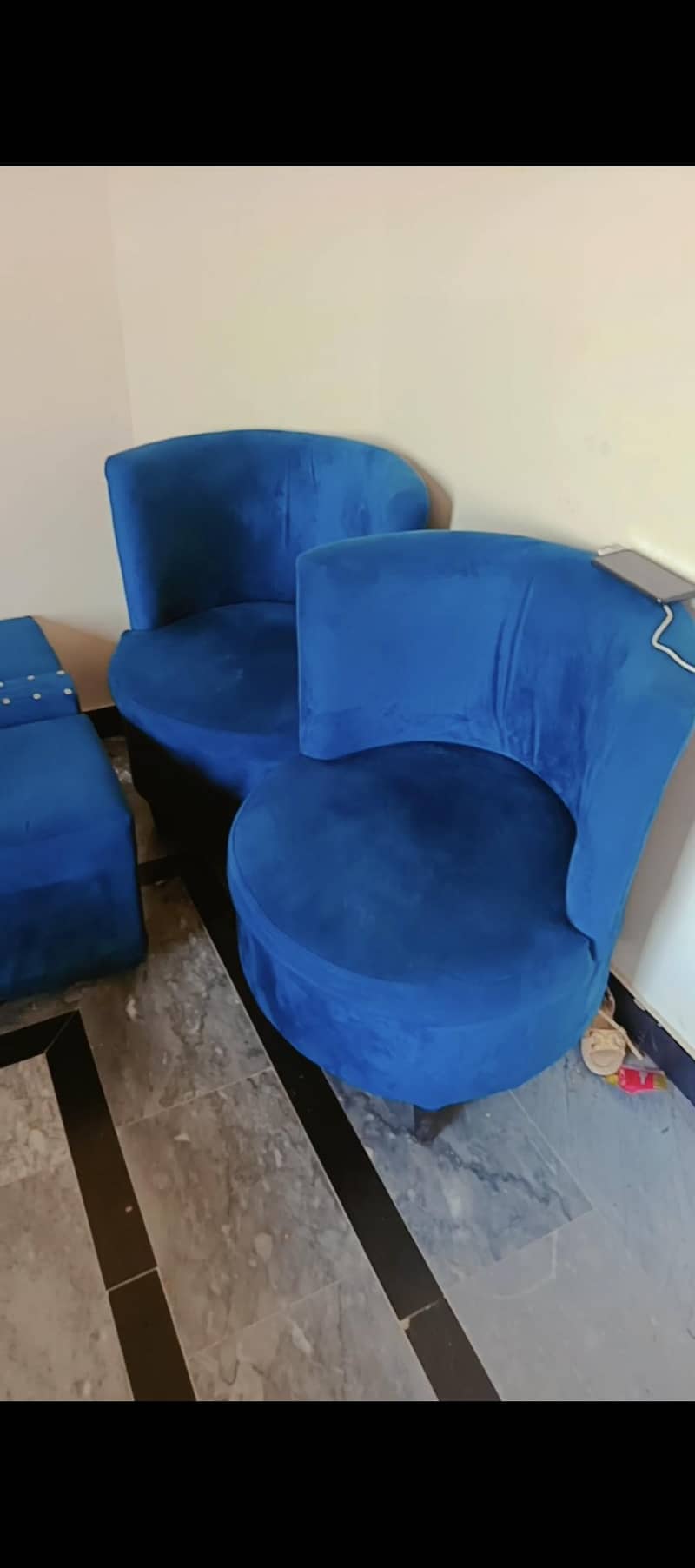 L shape sofa 2 chears teable 4