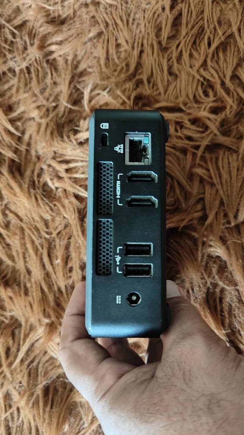 Intel NUC - Tiny PC - Mini PC 3