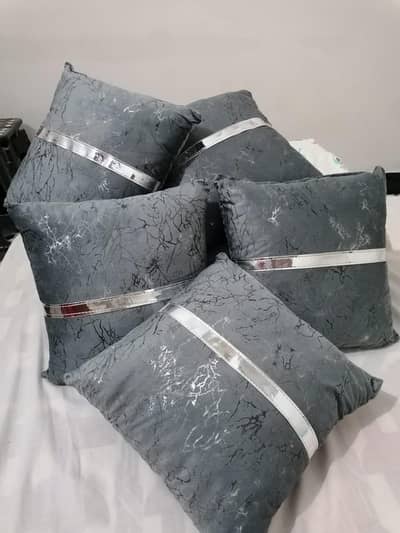 brand new cushions 5 piece