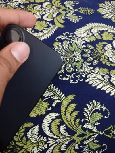 Apple iPhone 16