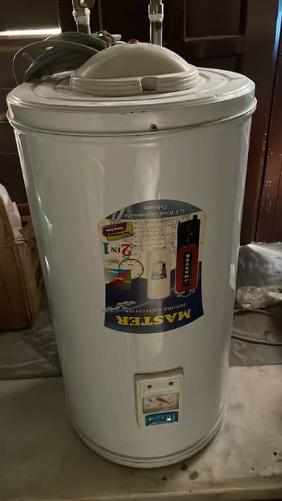 Master 10 Gallon Gas & Electric Hybrid Geyser