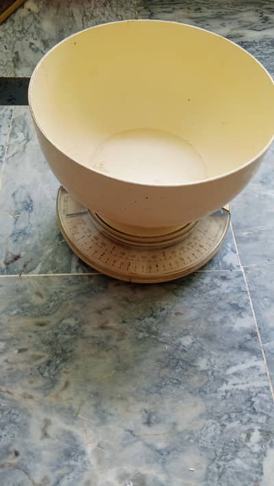 Weight Scale / Machine