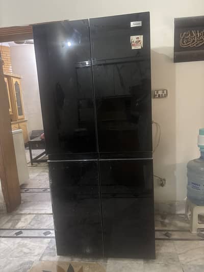 Signature double door fridge with freezer compartments