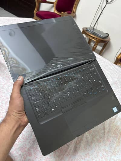 Dell attitude 5480 HQ process core i5 7th gen